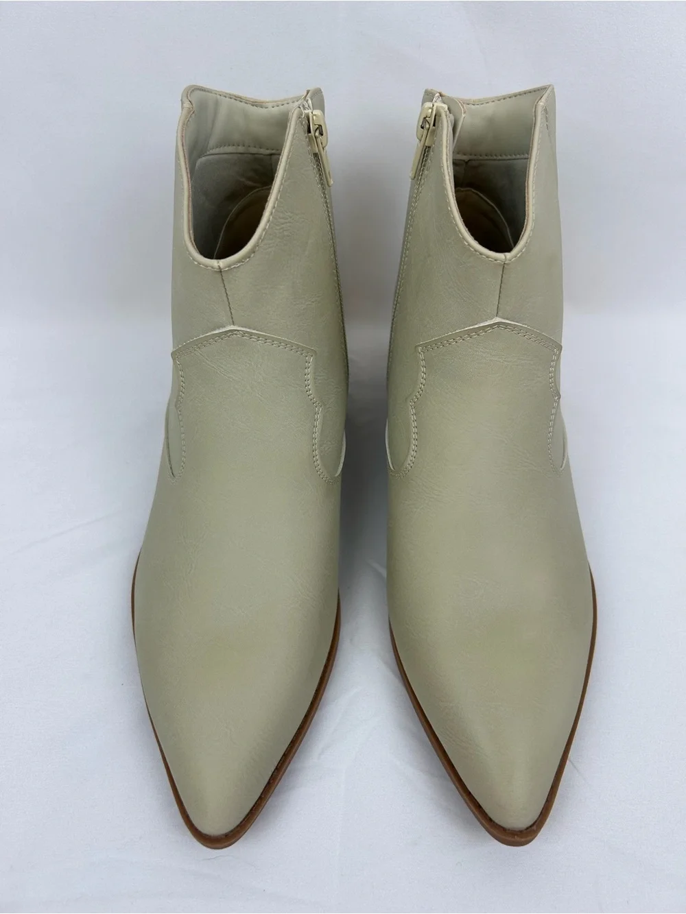 *NEW* Journee Taliah Western Style Ankle Boots Women’s 8 Cream